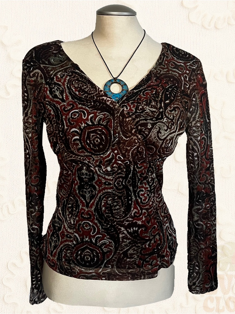 Vintage Y2K ‘CLEO’ Womens Long-Sleeve V Neck Burgundy Paisley Pattern Size Small